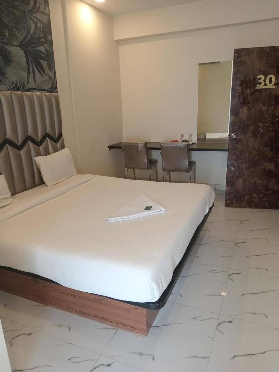 New Balaji Residency By Glitz Hotels Ulhāsnagar Exterior foto
